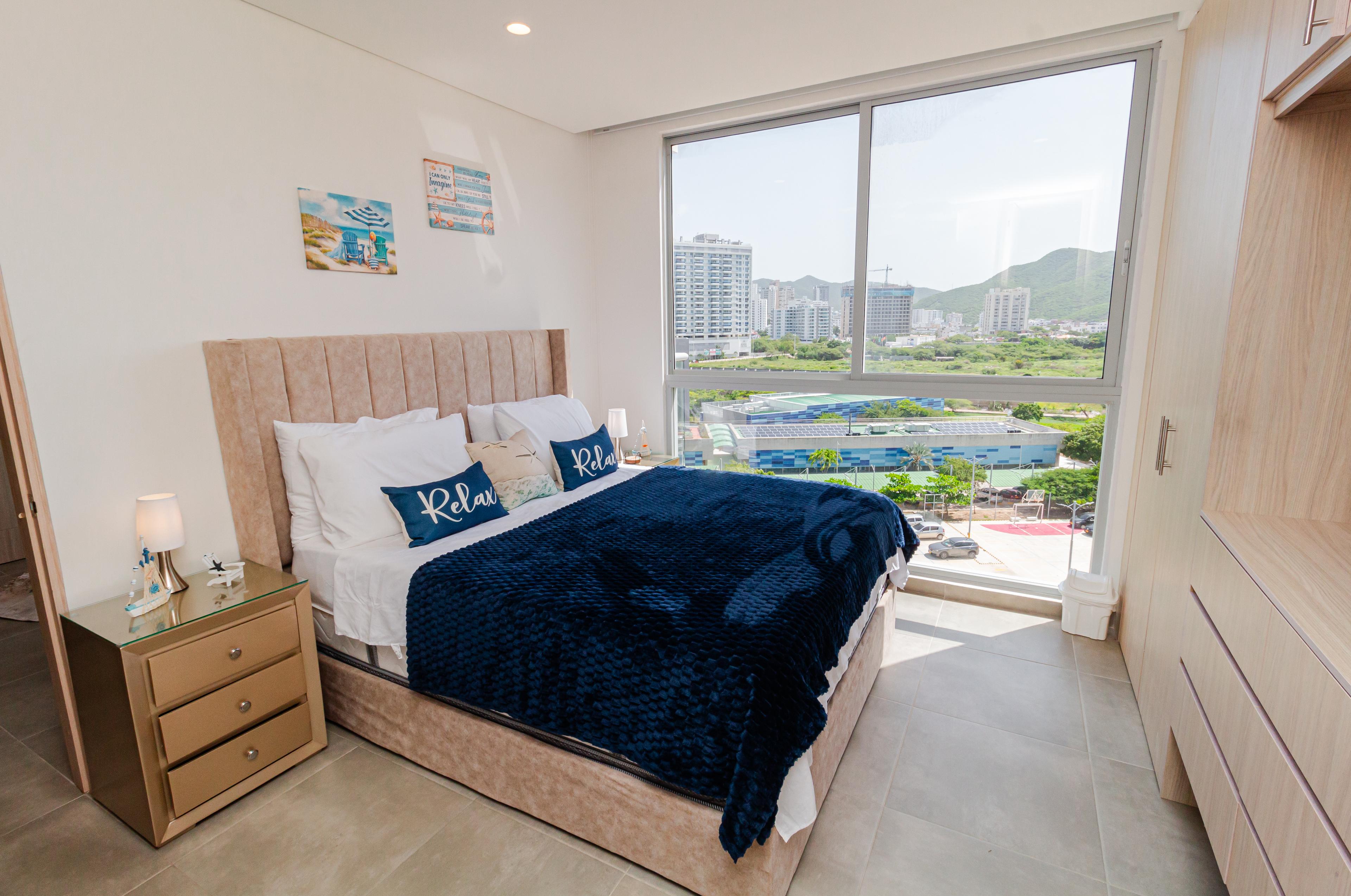 Salguero Suites apto 714 con balcon y vista a las montañas