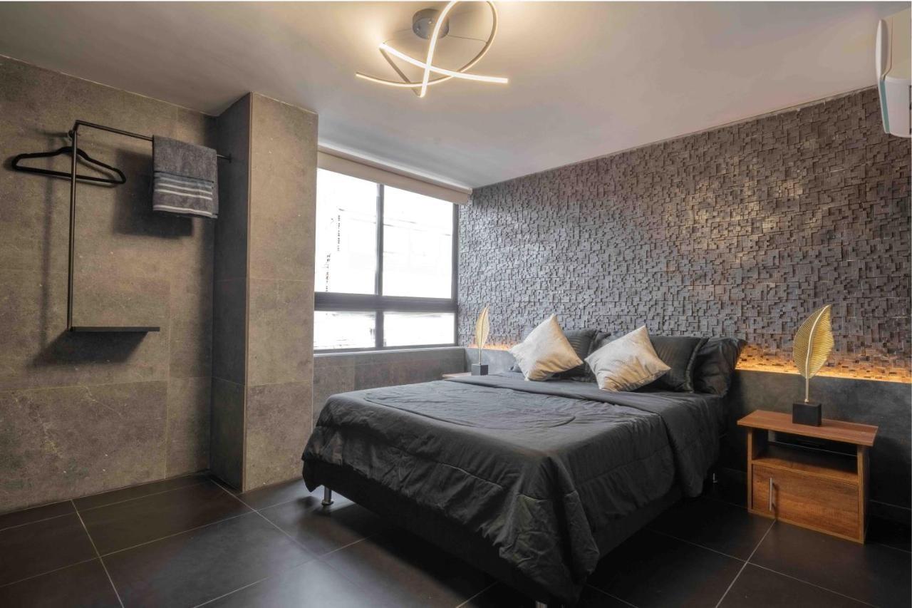 3 bedroom apartment, one block from lleras park p12 in medellin photo 7