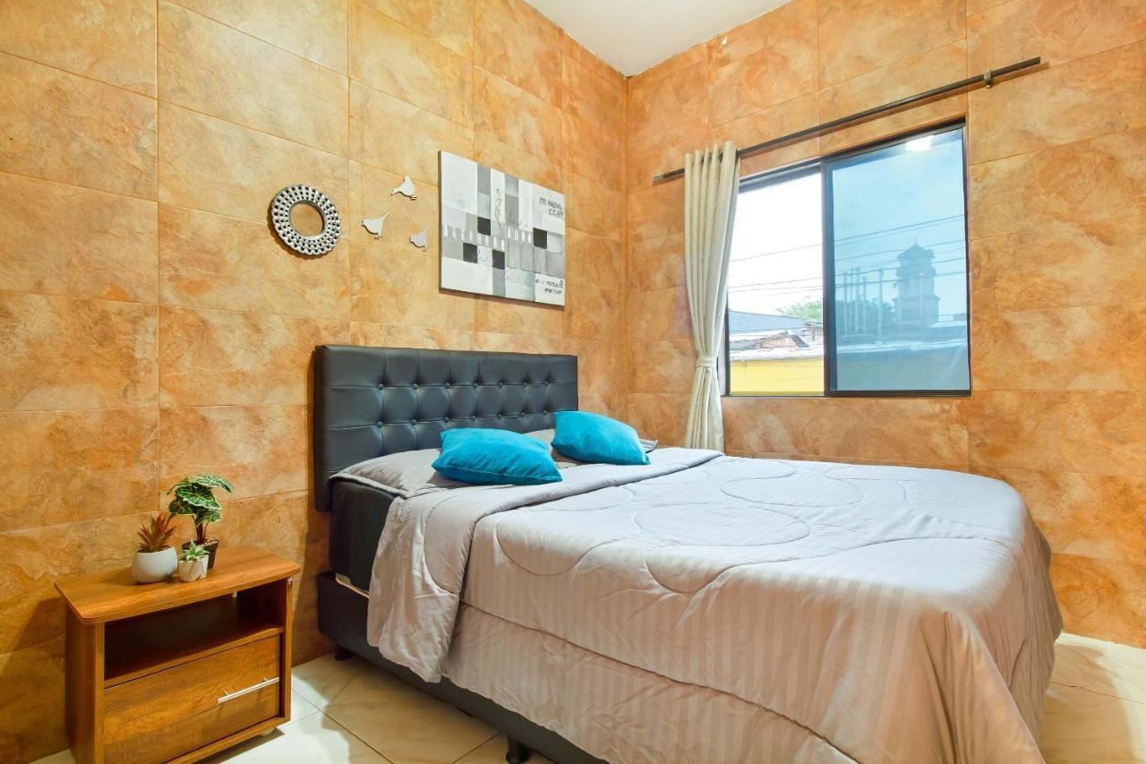 5 Bedroom - 1 Block from Lleras - P2