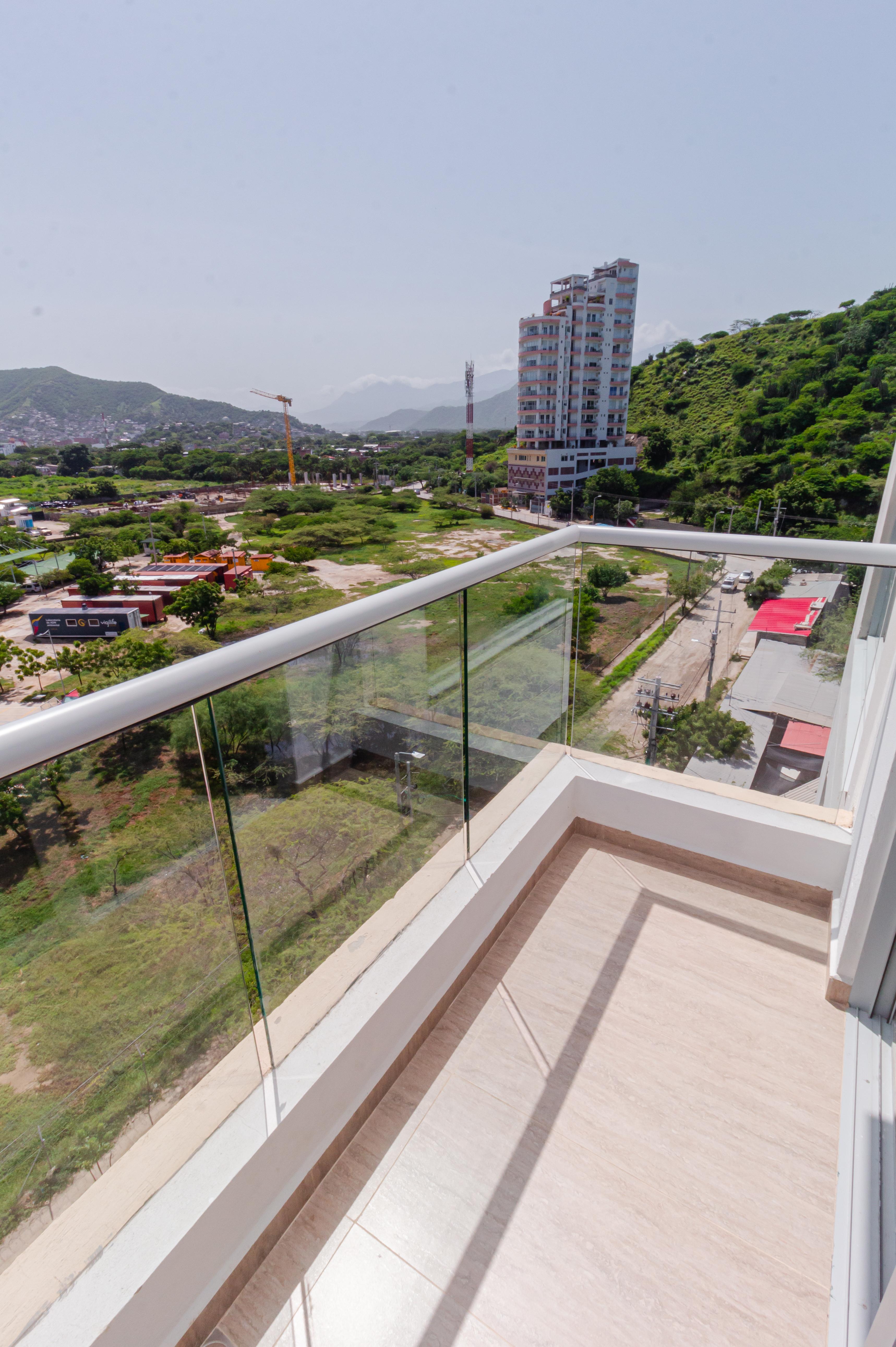 Salguero Suites apto 714 con balcon y vista a las montañas photo 9